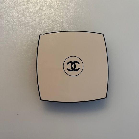 CHANEL LES BEIGES PALETTE HEALTHY GLOW NATURAL EYESHADOW in warm - Picture 7 of 8